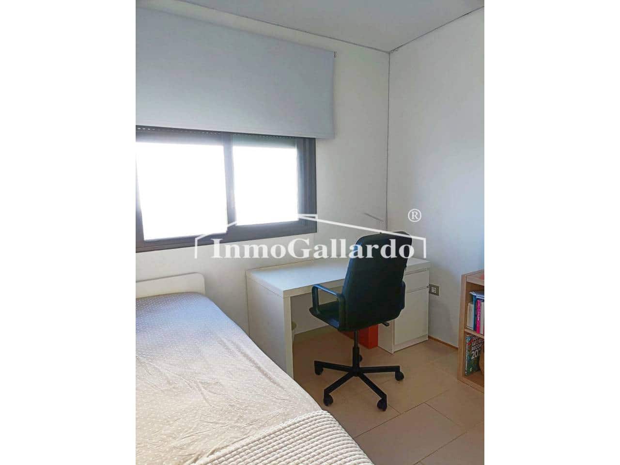 4 soveværelse Rækkehus til salg i Velez-Malaga med swimmingpool garage - € 415.000 (Ref: 9058704)