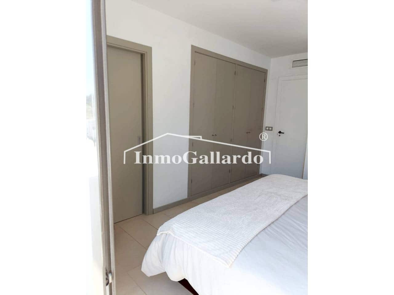 4 soveværelse Rækkehus til salg i Velez-Malaga med swimmingpool garage - € 415.000 (Ref: 9058704)