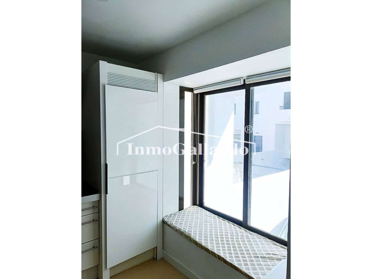 4 soveværelse Rækkehus til salg i Velez-Malaga med swimmingpool garage - € 415.000 (Ref: 9058704)