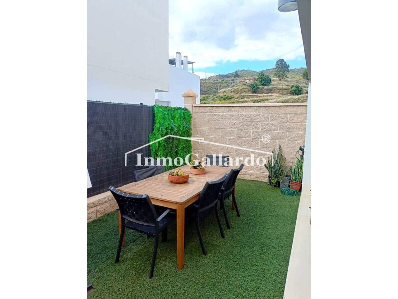 4 soveværelse Rækkehus til salg i Velez-Malaga med swimmingpool garage - € 415.000 (Ref: 9058704)