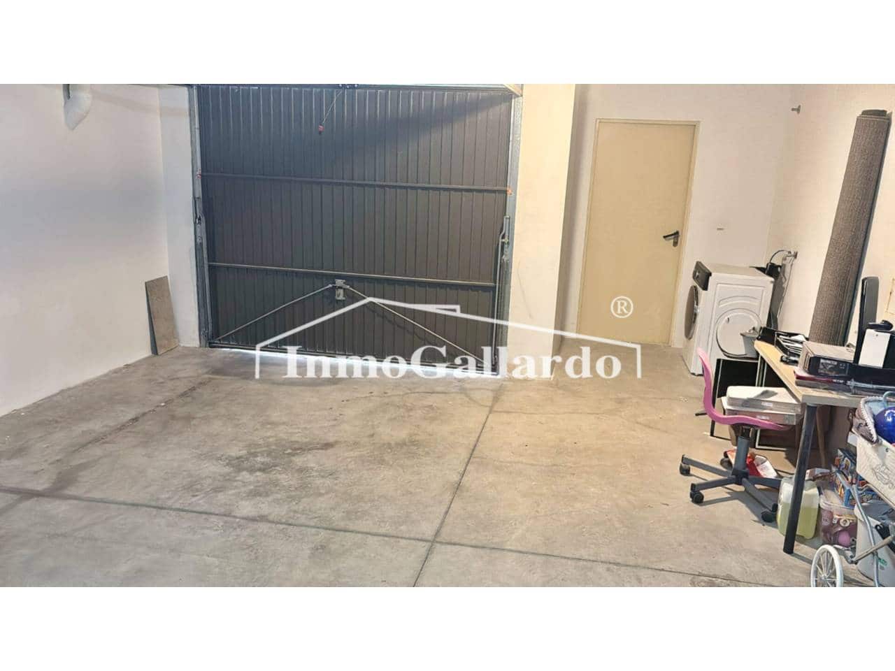 4 soveværelse Rækkehus til salg i Velez-Malaga med swimmingpool garage - € 415.000 (Ref: 9058704)