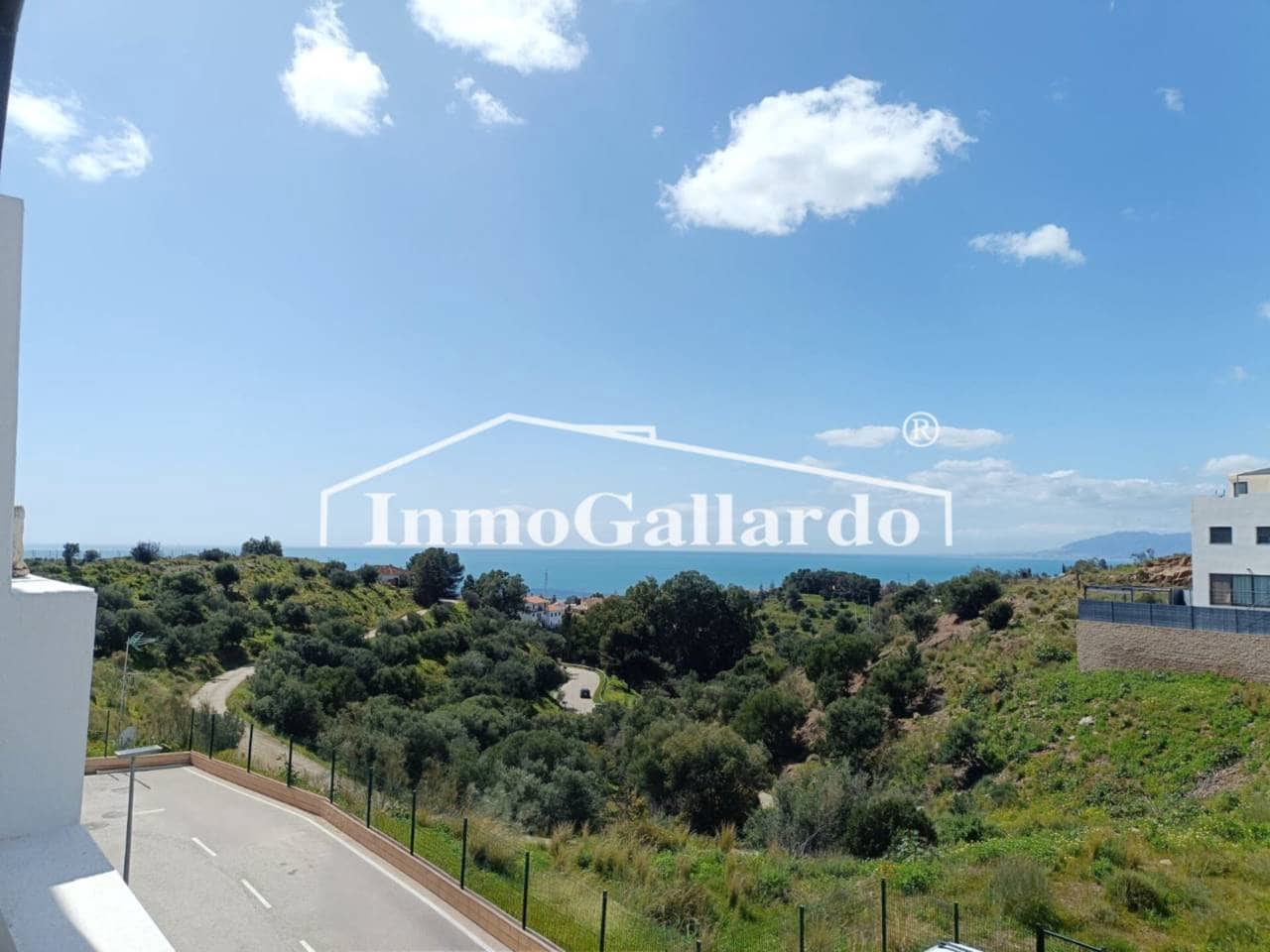 4 soveværelse Rækkehus til salg i Velez-Malaga med swimmingpool garage - € 415.000 (Ref: 9058704)