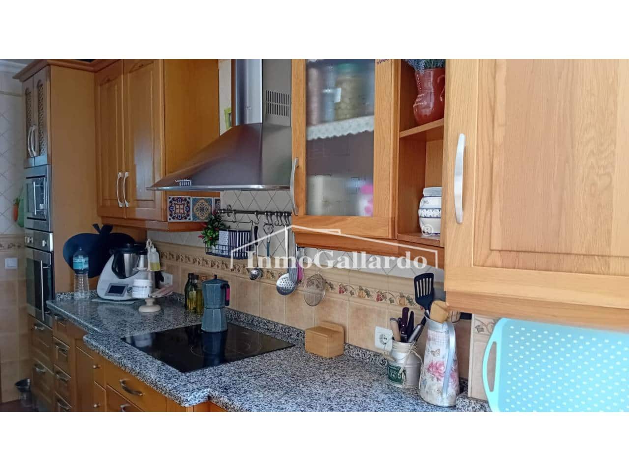 Piso de 3 habitaciones en Rincón de la Victoria en venta con garaje - 310.000 € (Ref: 9062016)
