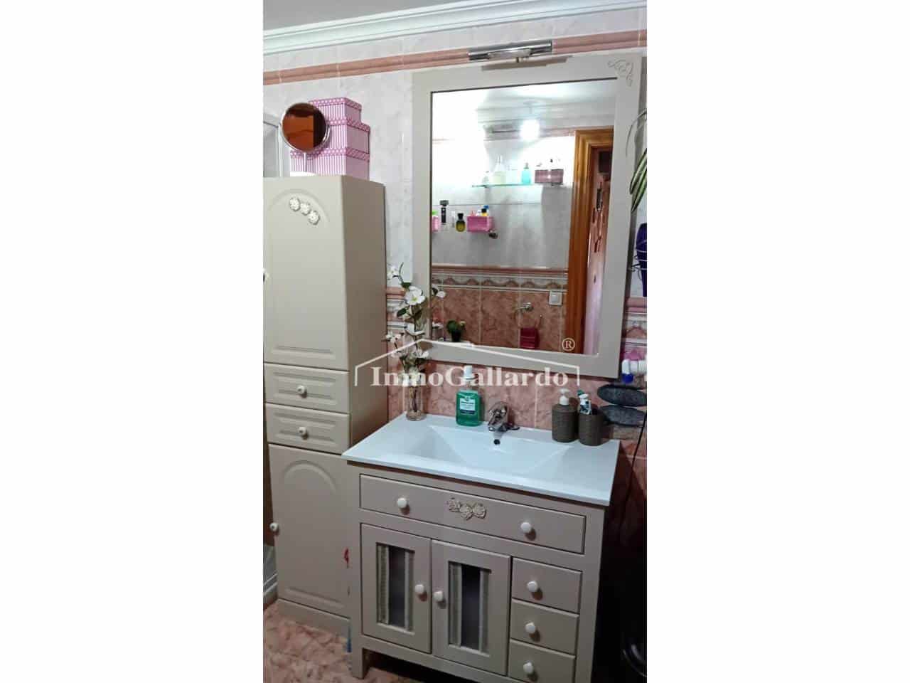 Piso de 3 habitaciones en Rincón de la Victoria en venta con garaje - 310.000 € (Ref: 9062016)