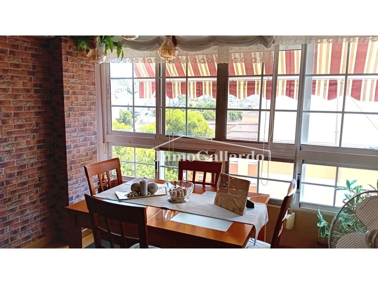 Piso de 3 habitaciones en Rincón de la Victoria en venta con garaje - 310.000 € (Ref: 9062016)