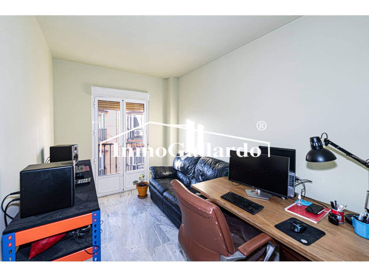2 soveværelse Lejlighed til salg i Malaga by med garage - € 276.000 (Ref: 9074690)