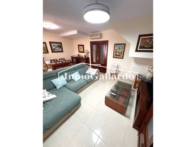 4 chambre Villa/Maison Mitoyenne à vendre à Rincón de la Victoria avec piscine garage - 456 000 € (Ref: 9153542)