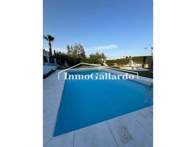 4 chambre Villa/Maison Mitoyenne à vendre à Rincón de la Victoria avec piscine garage - 456 000 € (Ref: 9153542)