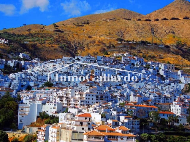 Piso de 3 habitaciones en Cómpeta en venta con piscina garaje - 183.000 € (Ref: 9161963)