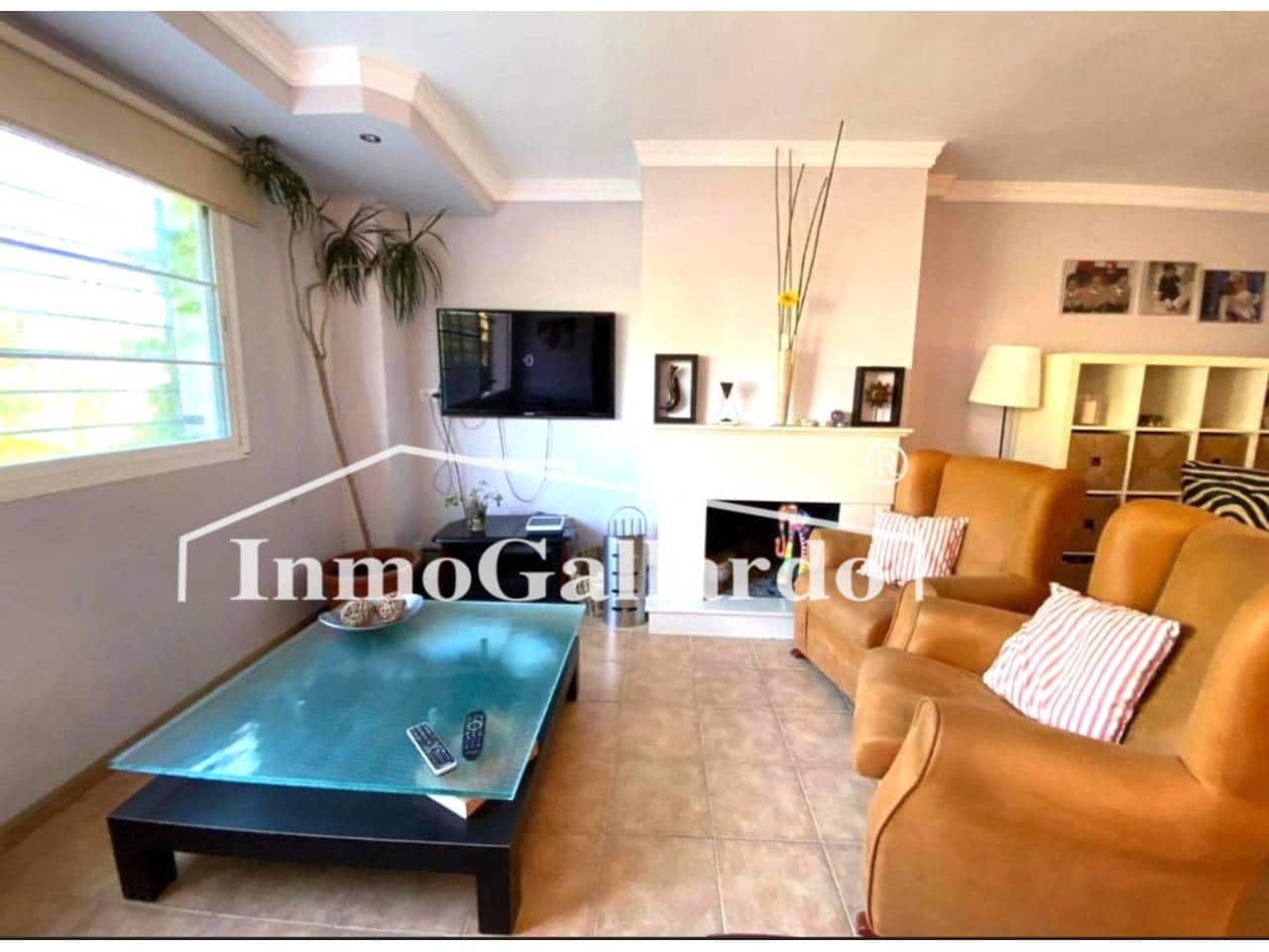 4 soveværelse Rækkehus til salg i Rincon de la Victoria med swimmingpool garage - € 519.600 (Ref: 9187895)