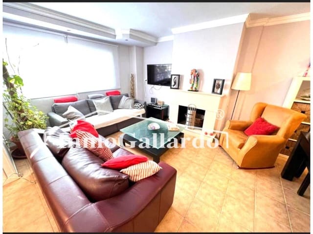 4 makuuhuone Rivitalo myytävänä paikassa Rincón de la Victoria mukana uima-altaan 
autotalli - 519 600 € (Ref: 9187895)