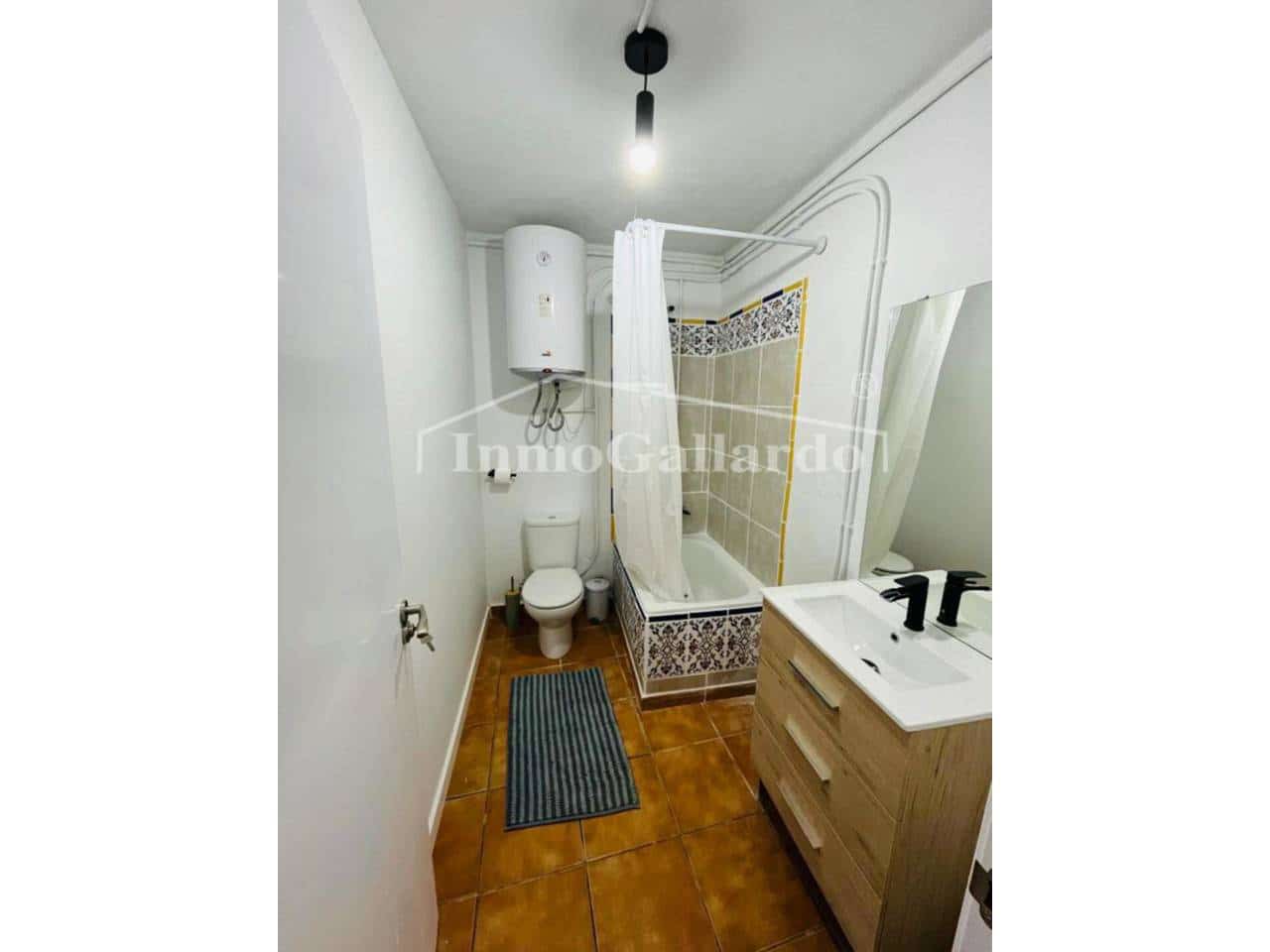 2 soveværelse Byhus til salg i Malaga by med garage - € 122.000 (Ref: 9187896)