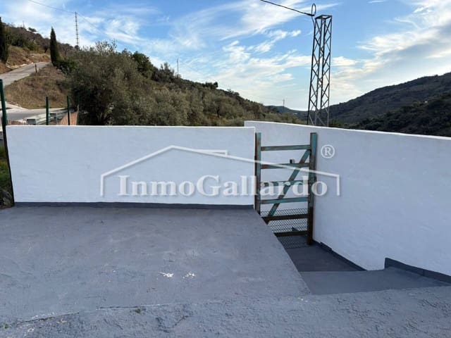 2 soverom Hus til salgs i Pinares de San Antón, Málaga by med garasje - € 122 000 (Ref: 9187896)