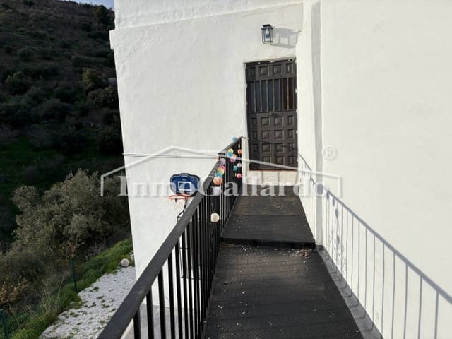 2 soverom Hus til salgs i Pinares de San Antón, Málaga by med garasje - € 122 000 (Ref: 9187896)