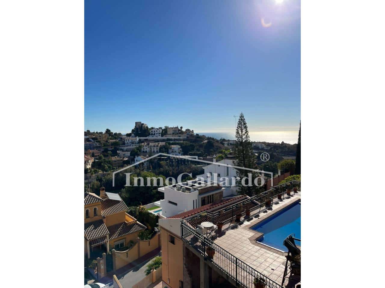 4 soverom Villa til salgs i Malaga by med svømmebasseng garasje - € 890 000 (Ref: 9239479)