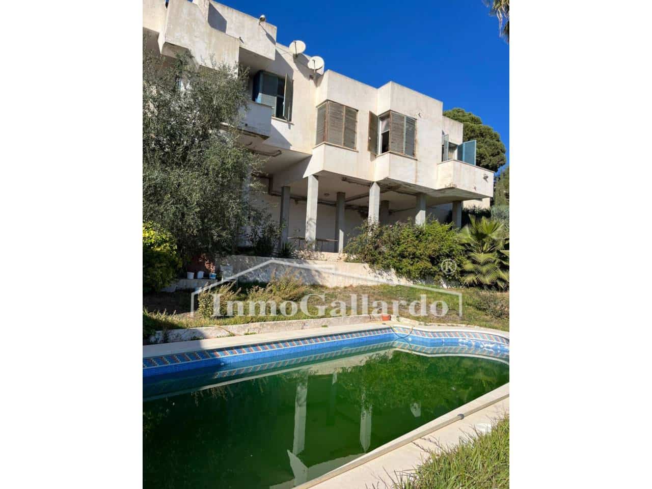 4 soverom Villa til salgs i Malaga by med svømmebasseng garasje - € 890 000 (Ref: 9239479)