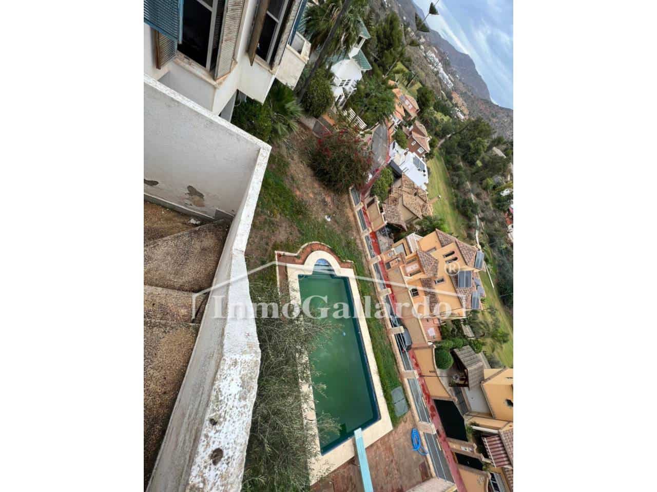 4 soverom Villa til salgs i Malaga by med svømmebasseng garasje - € 890 000 (Ref: 9239479)