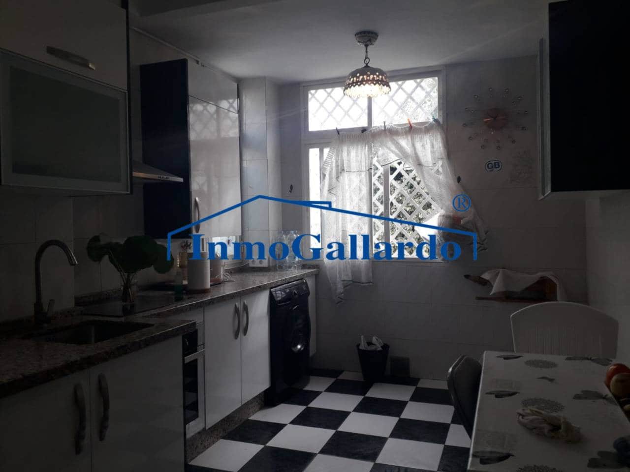 5 soveværelse Byhus til salg i Malaga by med swimmingpool garage - € 850.000 (Ref: 9242631)