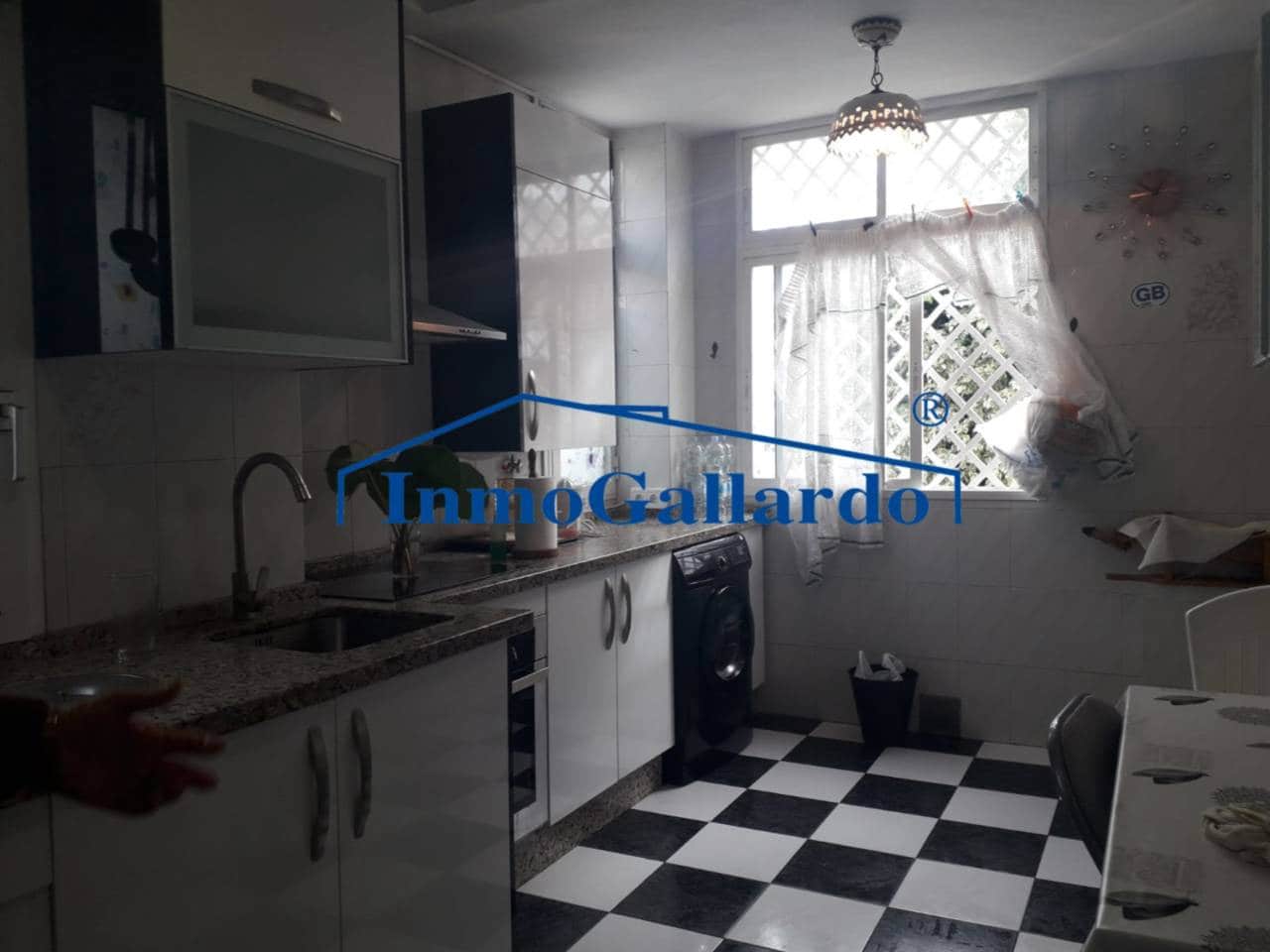 5 soveværelse Byhus til salg i Malaga by med swimmingpool garage - € 850.000 (Ref: 9242631)