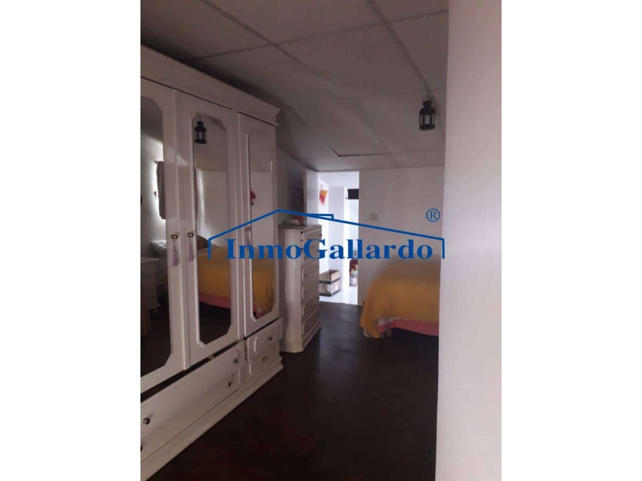 5 soveværelse Byhus til salg i Malaga by med swimmingpool garage - € 850.000 (Ref: 9242631)