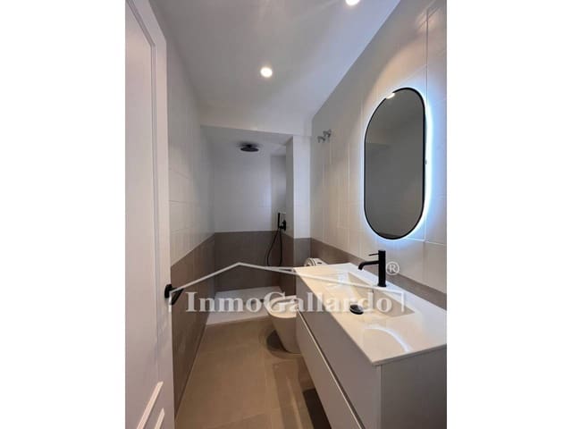 Piso de 3 habitaciones en Málaga ciudad en venta - 290.000 € (Ref: 9251779)