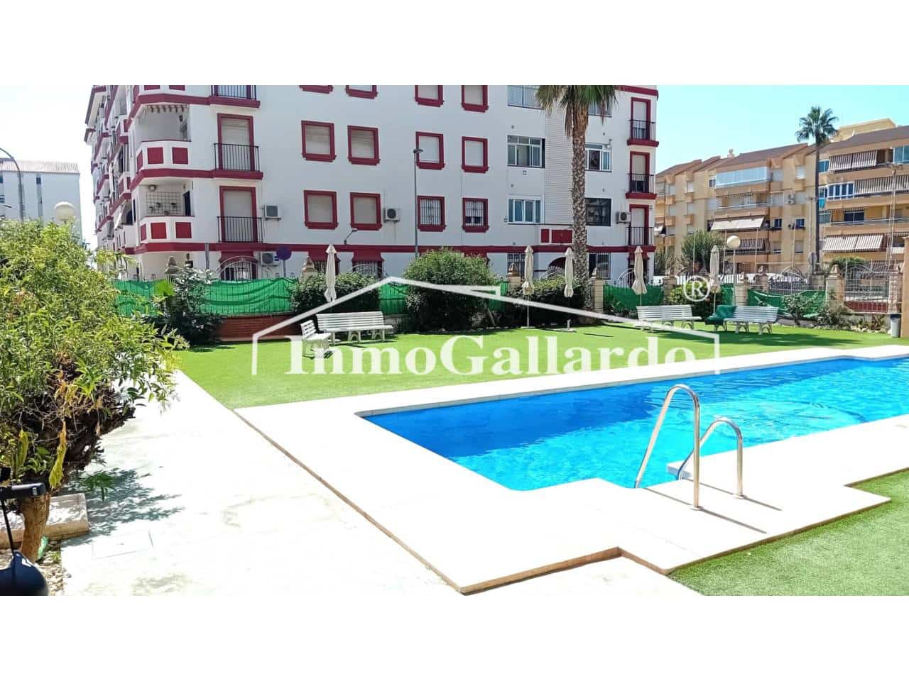 3 slaapkamer Flat te koop in Rincon de la Victoria met zwembad - € 392.400 (Ref: 9256621)