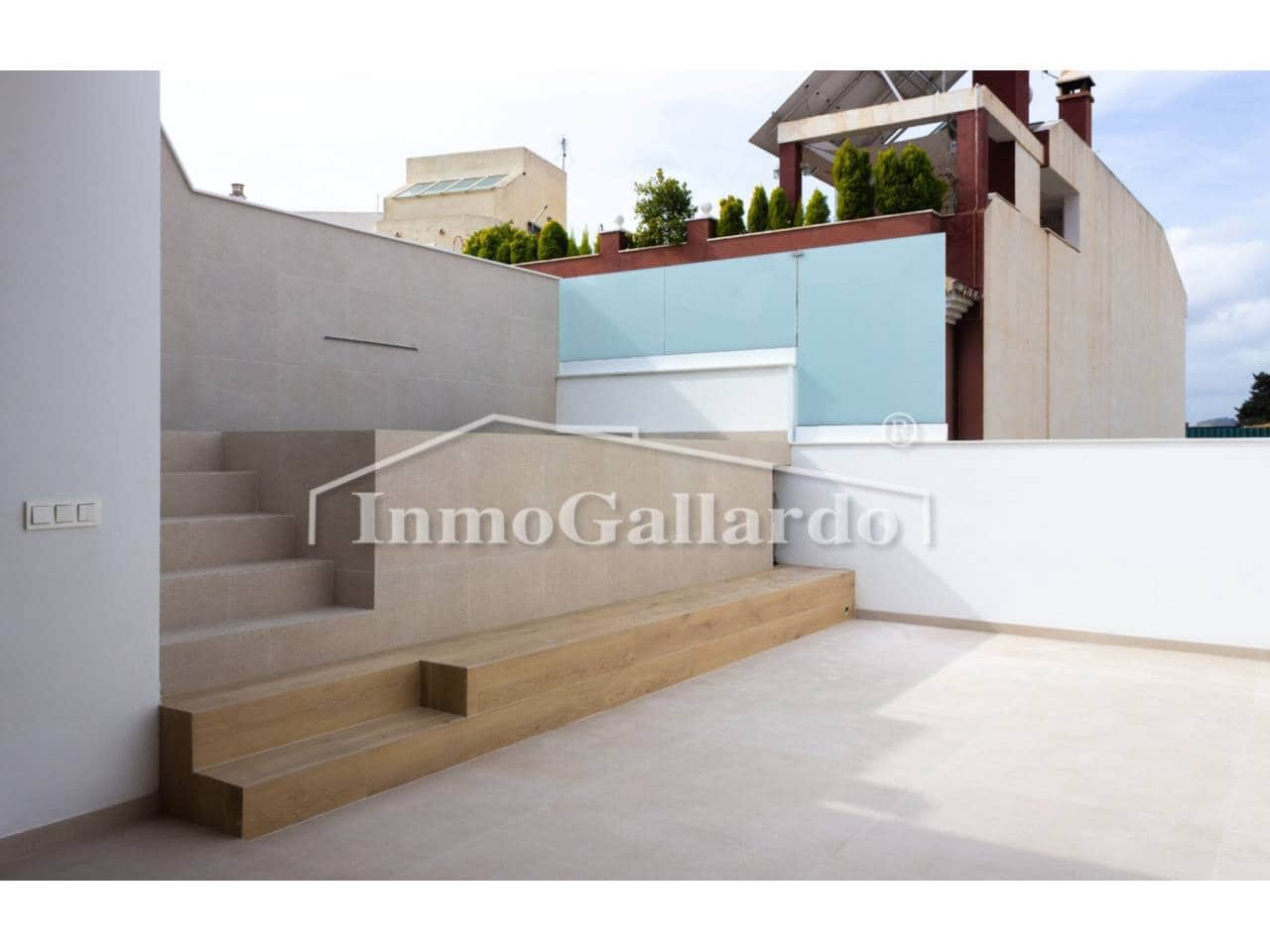 3 Zimmer Reihenhaus zu verkaufen in Malaga Stadt mit Pool Garage - 750.000 € (Ref: 9262083)