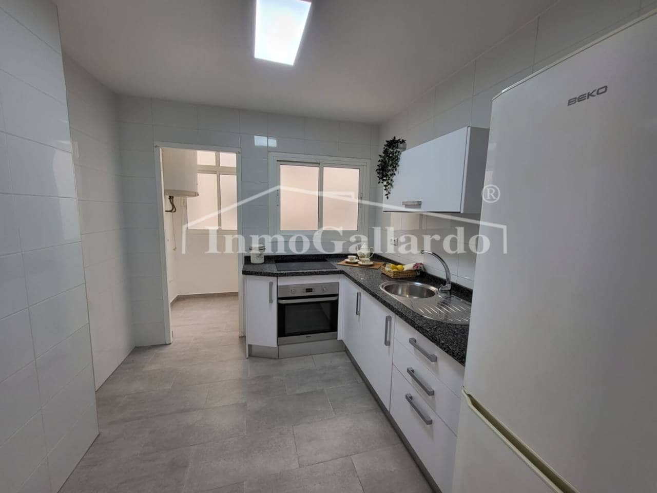 Piso de 3 habitaciones en Málaga ciudad en alquiler - 1.450 € (Ref: 9280647)