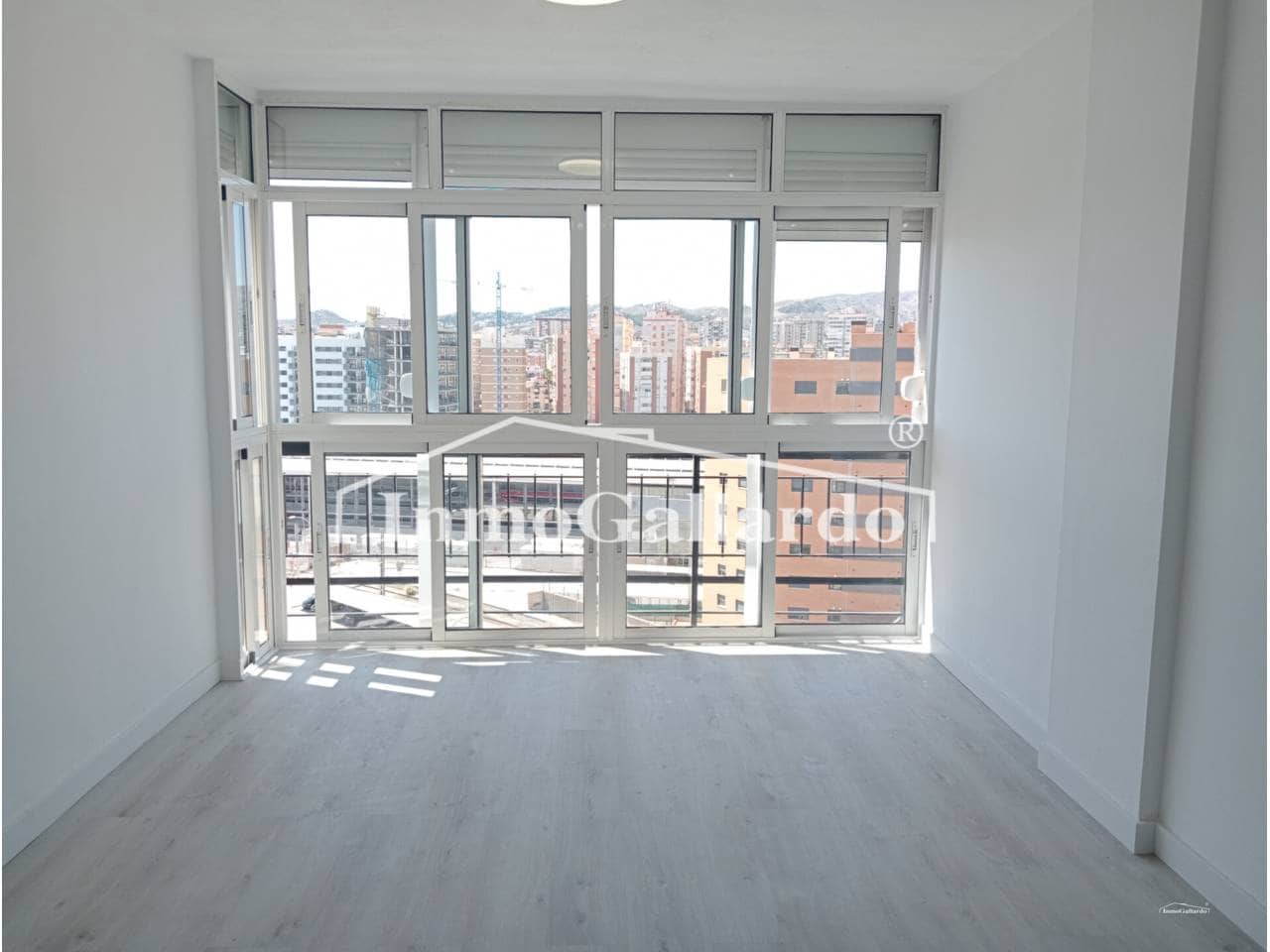 3 bedroom Flat for sale in Malaga city - € 410,000 (Ref: 9403176)