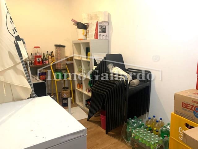 Kommersiell til salgs i Echeverria del Palo, Málaga by - € 35 000 (Ref: 9412580)