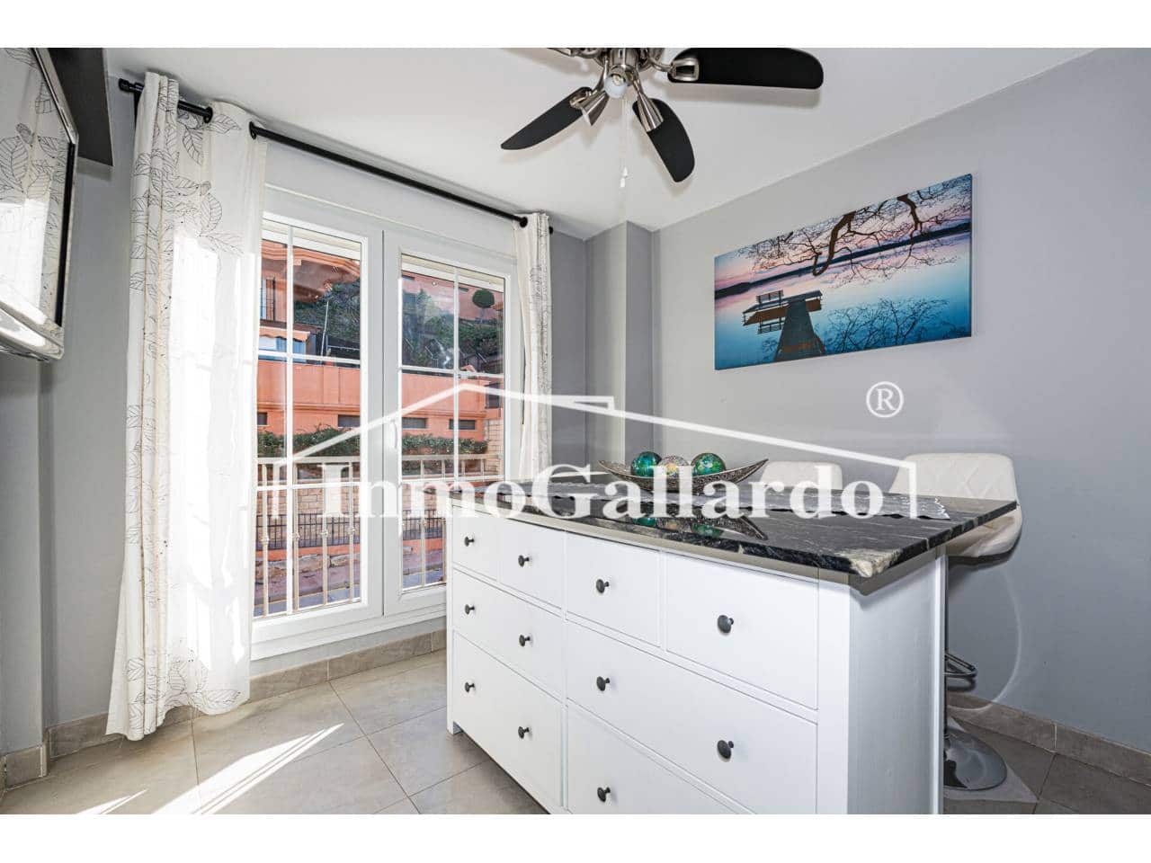 2 soveværelse Lejlighed til salg i Torre de Benagalbon med swimmingpool garage - € 315.000 (Ref: 9419383)