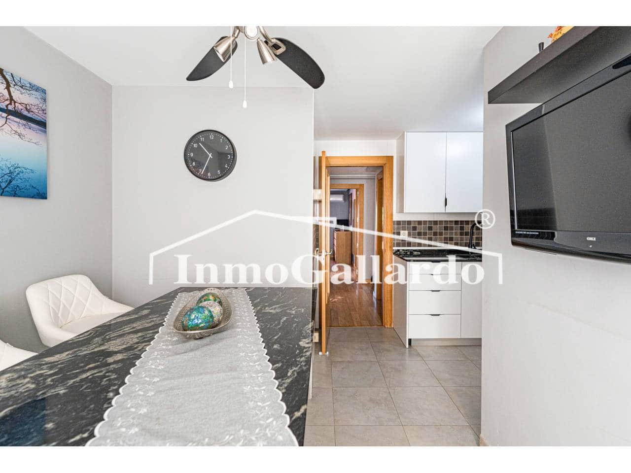 2 soveværelse Lejlighed til salg i Torre de Benagalbon med swimmingpool garage - € 315.000 (Ref: 9419383)