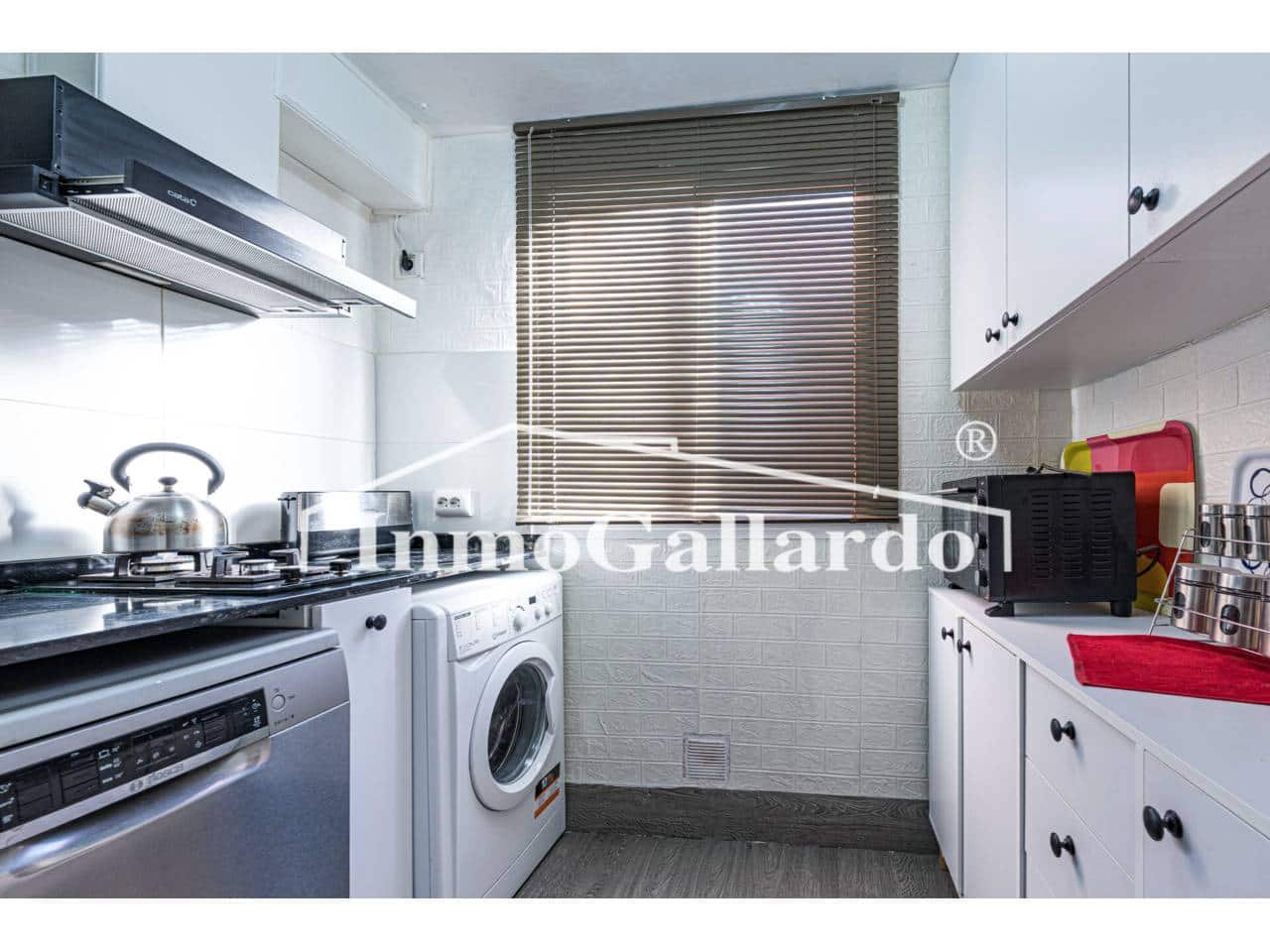 2 soveværelse Lejlighed til salg i Torre de Benagalbon med swimmingpool garage - € 315.000 (Ref: 9419383)