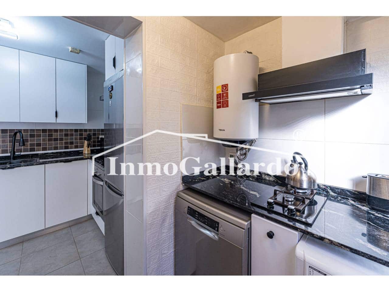 2 soveværelse Lejlighed til salg i Torre de Benagalbon med swimmingpool garage - € 315.000 (Ref: 9419383)