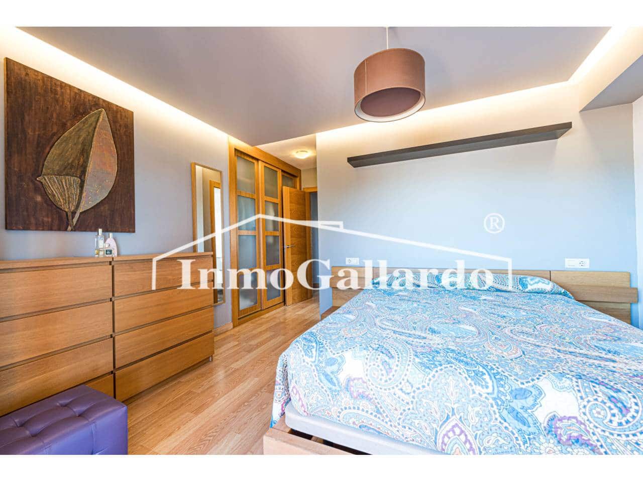 2 soveværelse Lejlighed til salg i Torre de Benagalbon med swimmingpool garage - € 315.000 (Ref: 9419383)