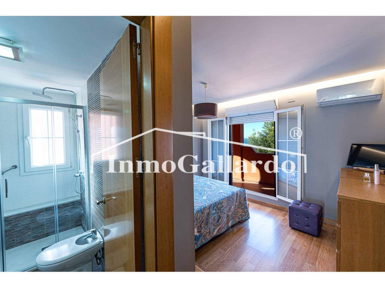 2 soveværelse Lejlighed til salg i Torre de Benagalbon med swimmingpool garage - € 315.000 (Ref: 9419383)