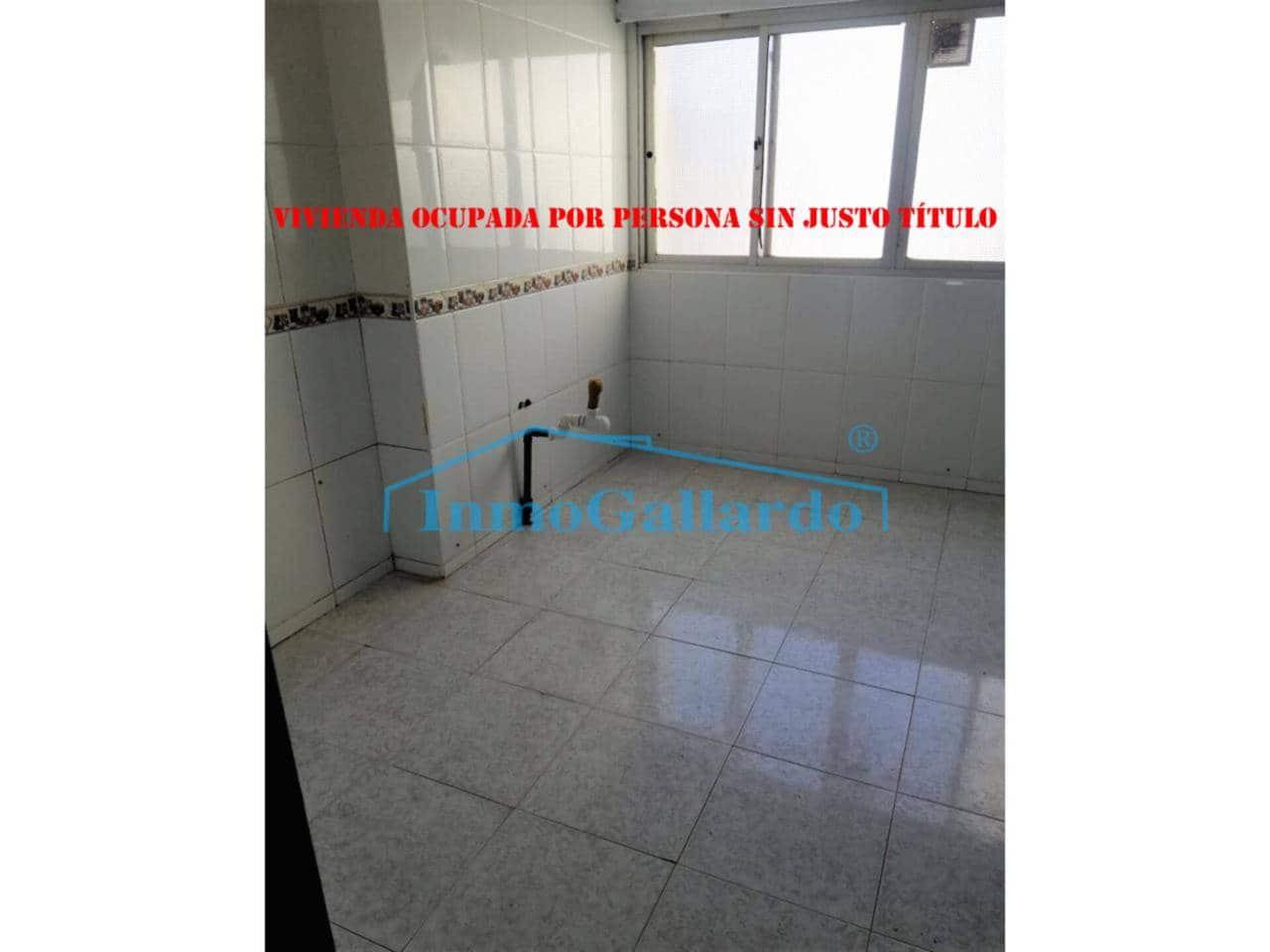 3 soverom Leilighet til salgs i Malaga by - € 75 000 (Ref: 9433202)