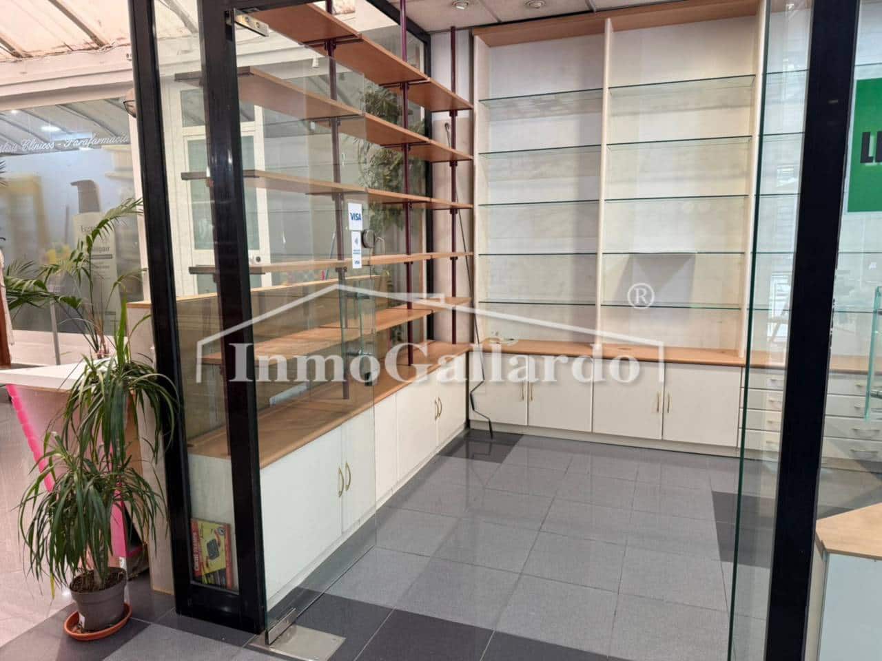 Commercieel te huur in Malaga stad - € 1.300 (Ref: 9436902)