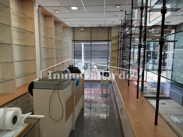 Commercieel te huur in El Palo, Málaga stad - € 1.300 (Ref: 9436902)