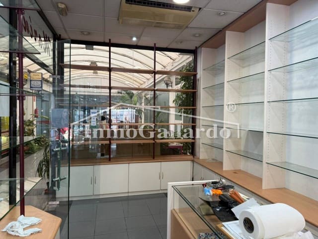 Commercieel te huur in El Palo, Málaga stad - € 1.300 (Ref: 9436902)