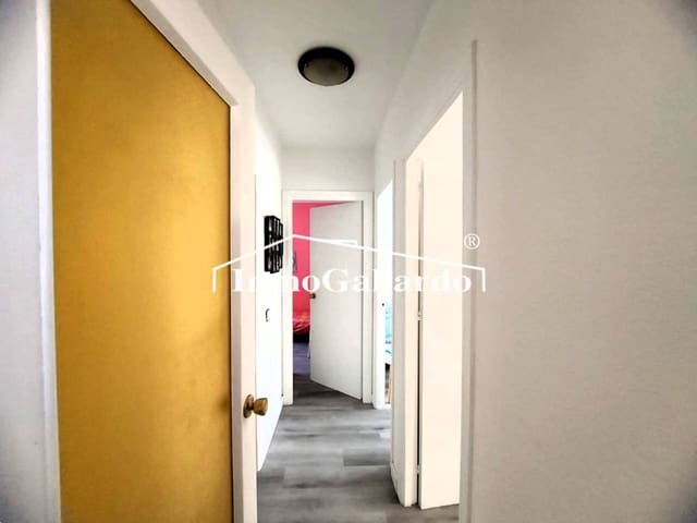 Piso de 3 habitaciones en Rincón de la Victoria en venta - 340.000 € (Ref: 9449588)