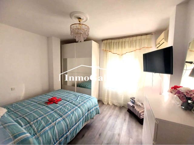 3 slaapkamer Flat te koop in Rincón de la Victoria - € 340.000 (Ref: 9449588)