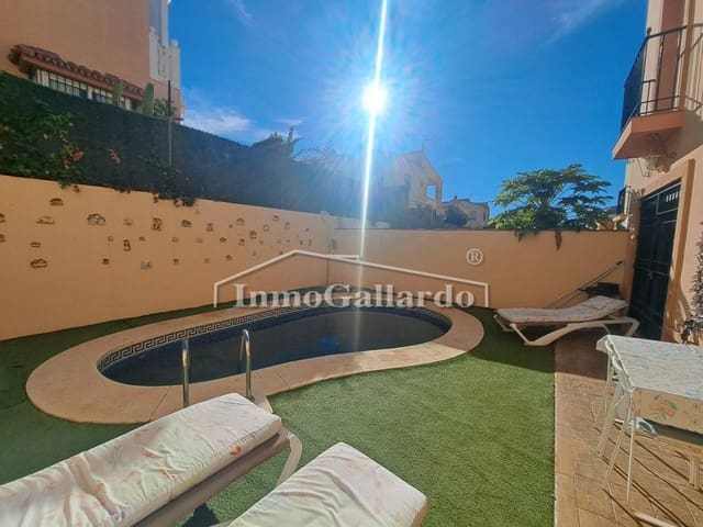 3 soverom Rekkehus til leie i Vélez-Málaga med svømmebasseng garasje - € 1 500 (Ref: 9452552)