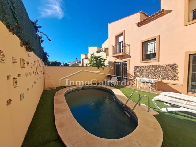 3 soverom Rekkehus til leie i Vélez-Málaga med svømmebasseng garasje - € 1 500 (Ref: 9452552)