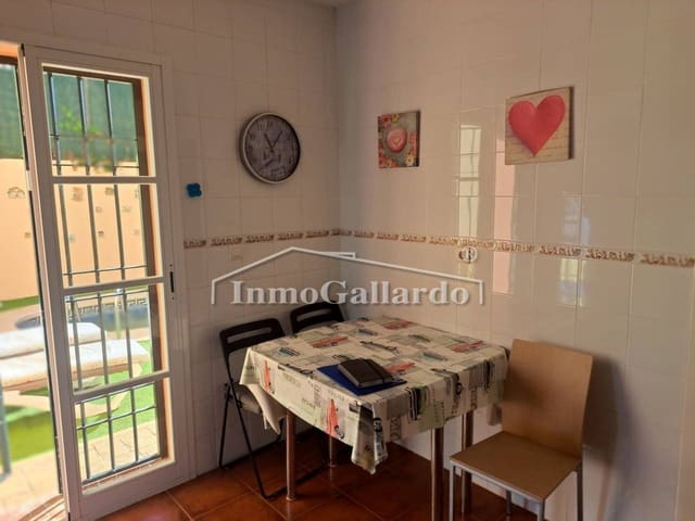 3 soverom Rekkehus til leie i Vélez-Málaga med svømmebasseng garasje - € 1 500 (Ref: 9452552)