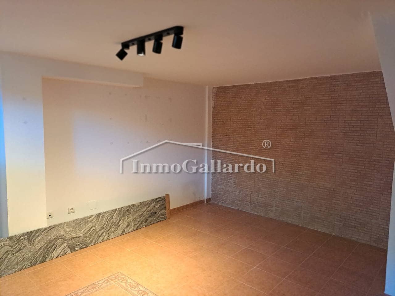 3 camera da letto Villetta a Schiera da affittare in Velez-Malaga con piscina garage - 1.500 € (Rif: 9452552)