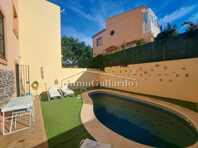 3 soverom Rekkehus til leie i Vélez-Málaga med svømmebasseng garasje - € 1 500 (Ref: 9452552)