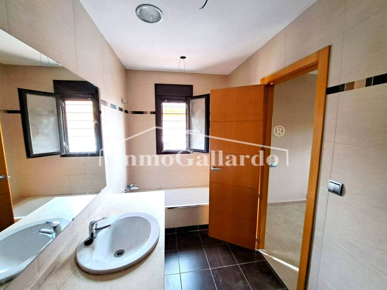 3 sovrum Hus till salu i Velez-Malaga med garage - 191 000 € (Ref: 9465313)