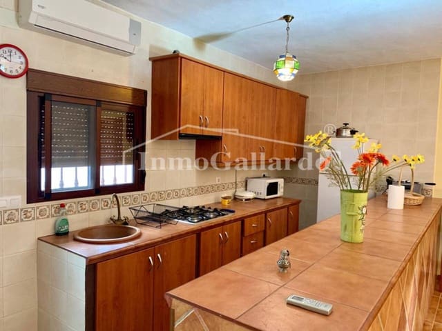 3 bedroom Townhouse for sale in La Celada, Iznájar with pool - € 192,000 (Ref: 9496661)