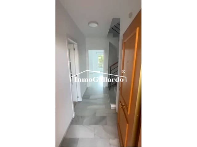 3 soverom Rekkehus til salgs i Vélez-Málaga med garasje - € 493 000 (Ref: 9503693)